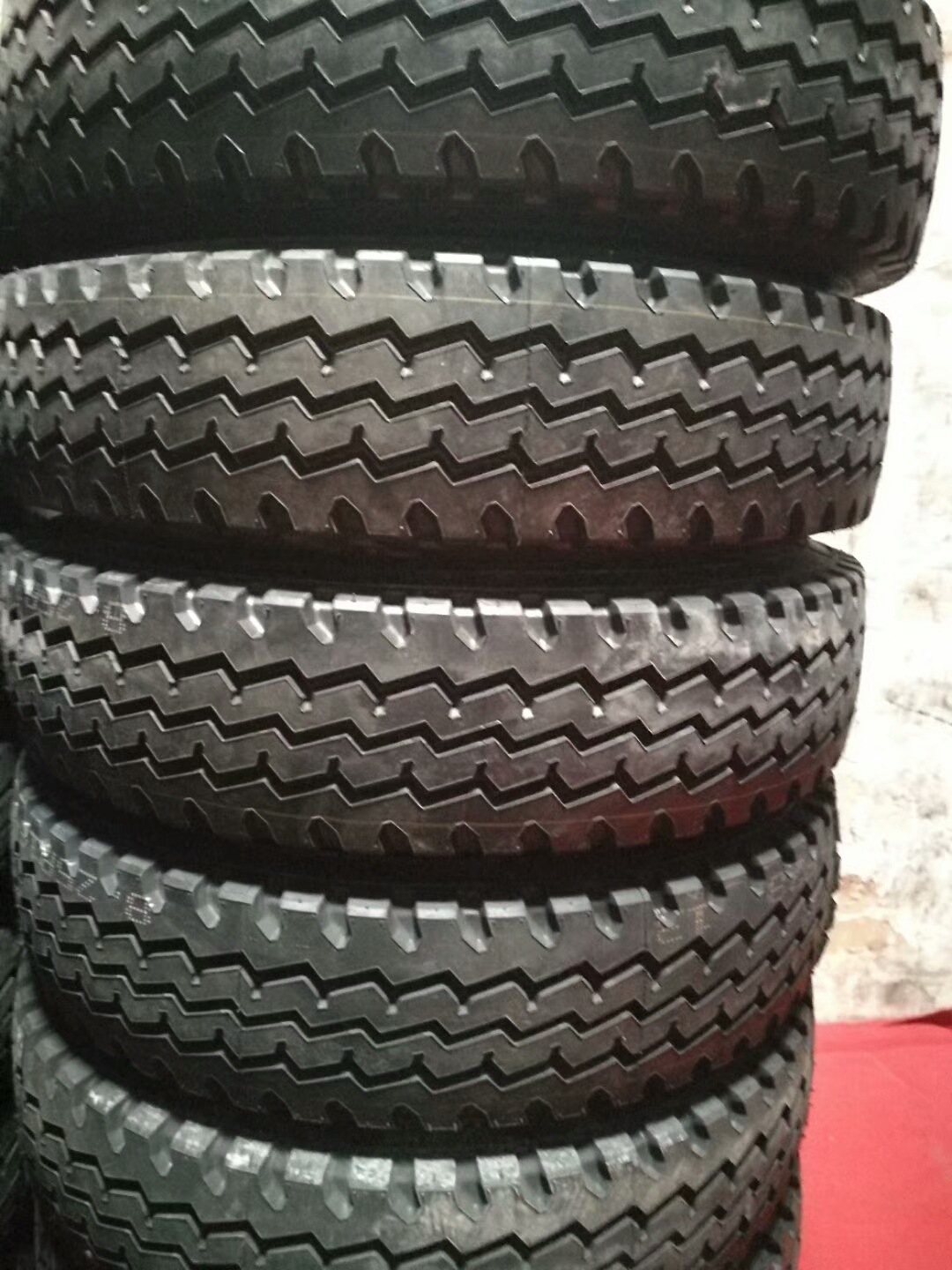 永盛轮胎750r16825r16650r16700r16载重耐磨全钢丝卡货车轮胎