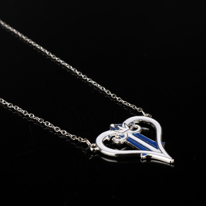 速卖通热销新款王国之心标志项链经典时尚桃心皇冠吊坠毛衣链配饰