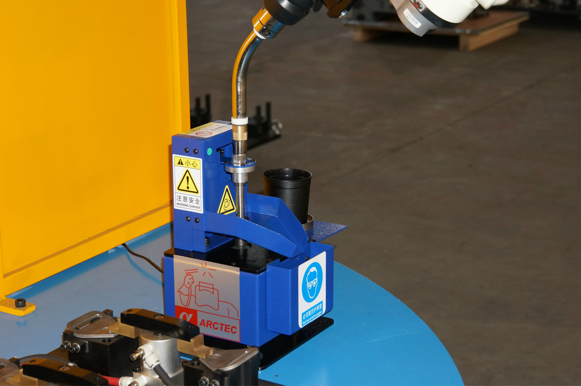 18012690712所在区域:江苏 苏州市主营产品:焊接器材 焊枪 机器人焊枪