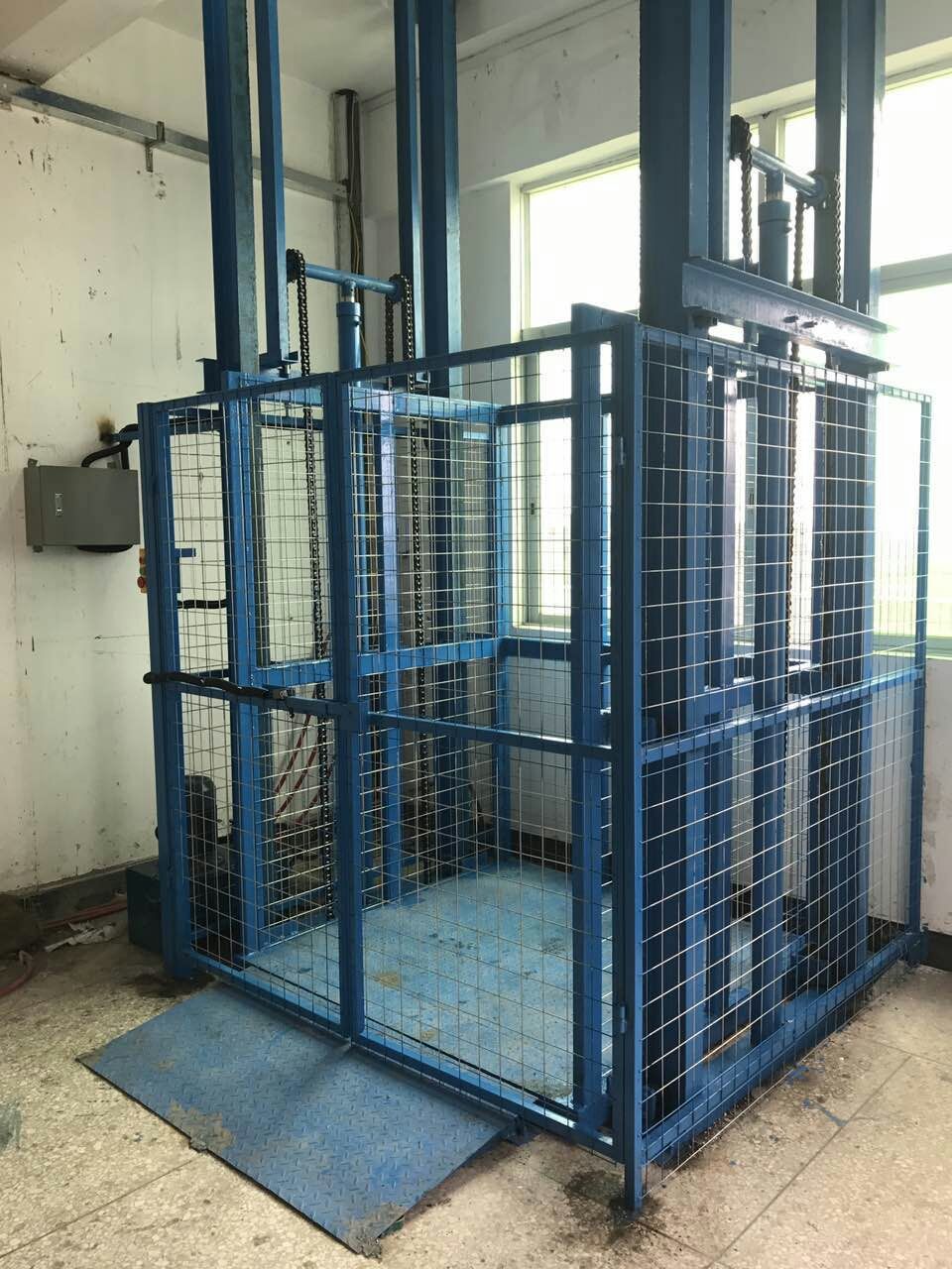 厂家供应导轨式升降货梯液压升降平台链条式升降机货物举升提升机