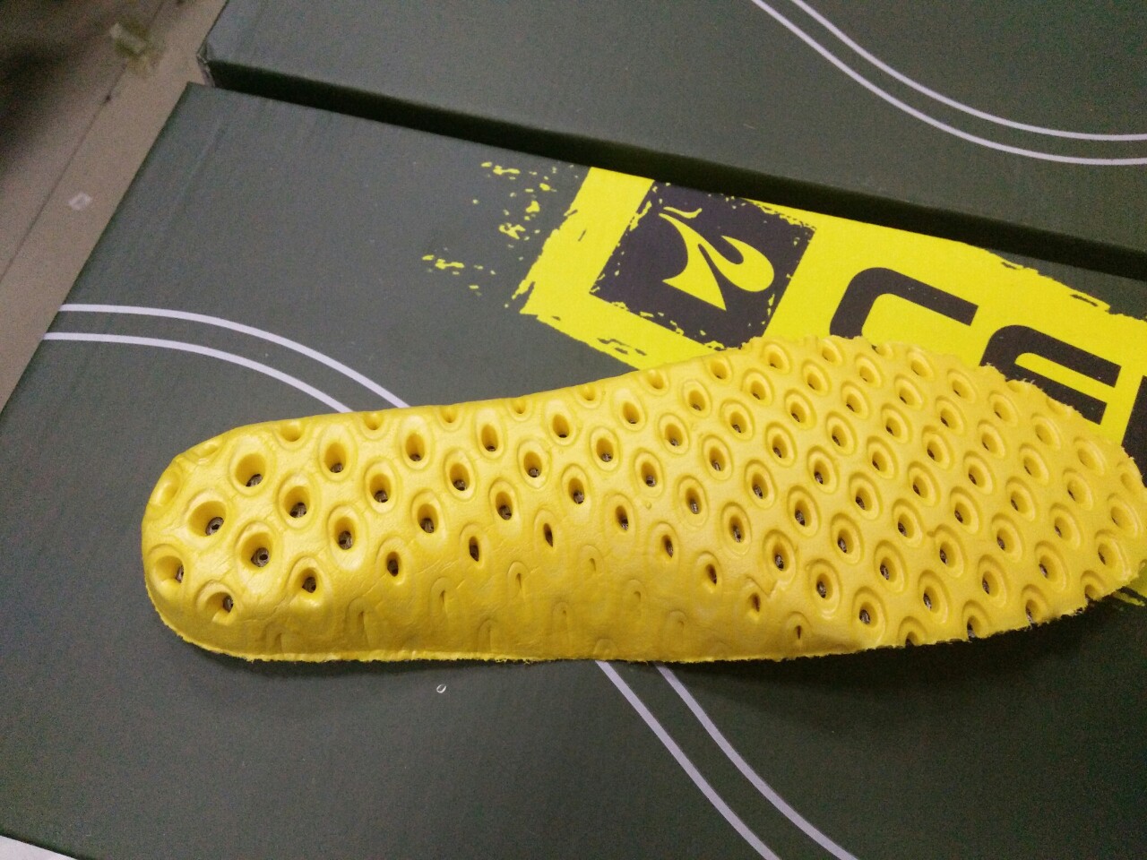 蜂窝透气鞋垫运动鞋垫减震男女加厚鞋垫eva鞋垫防臭速干夏款批发