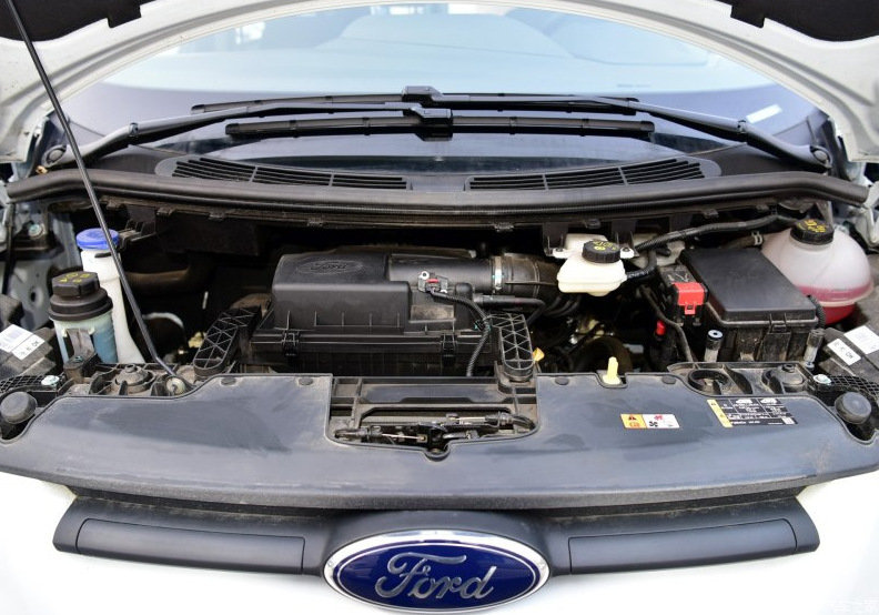 2.0t的发动机,这车的动力还是不错,柴油比汽油省钱.