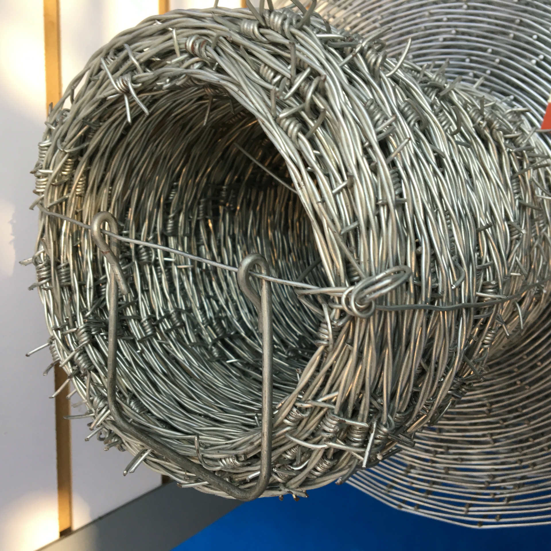 厂家直销刺铁丝 热镀锌刺线 铁蒺藜 围墙防攀爬刺铁丝网