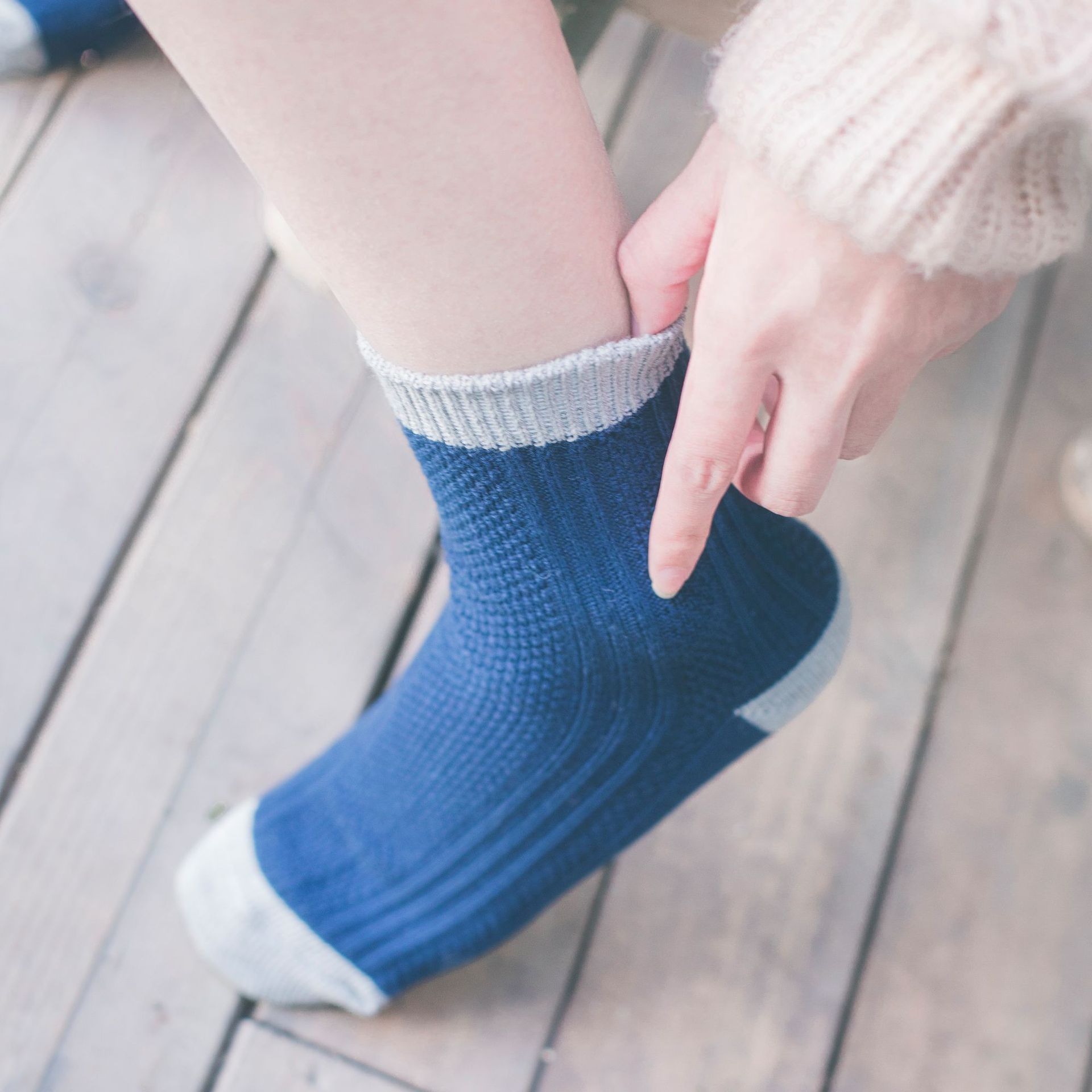 日系秋冬新品 日本袜高档全棉女士潮袜 复古民族风粗线袜子vivi风