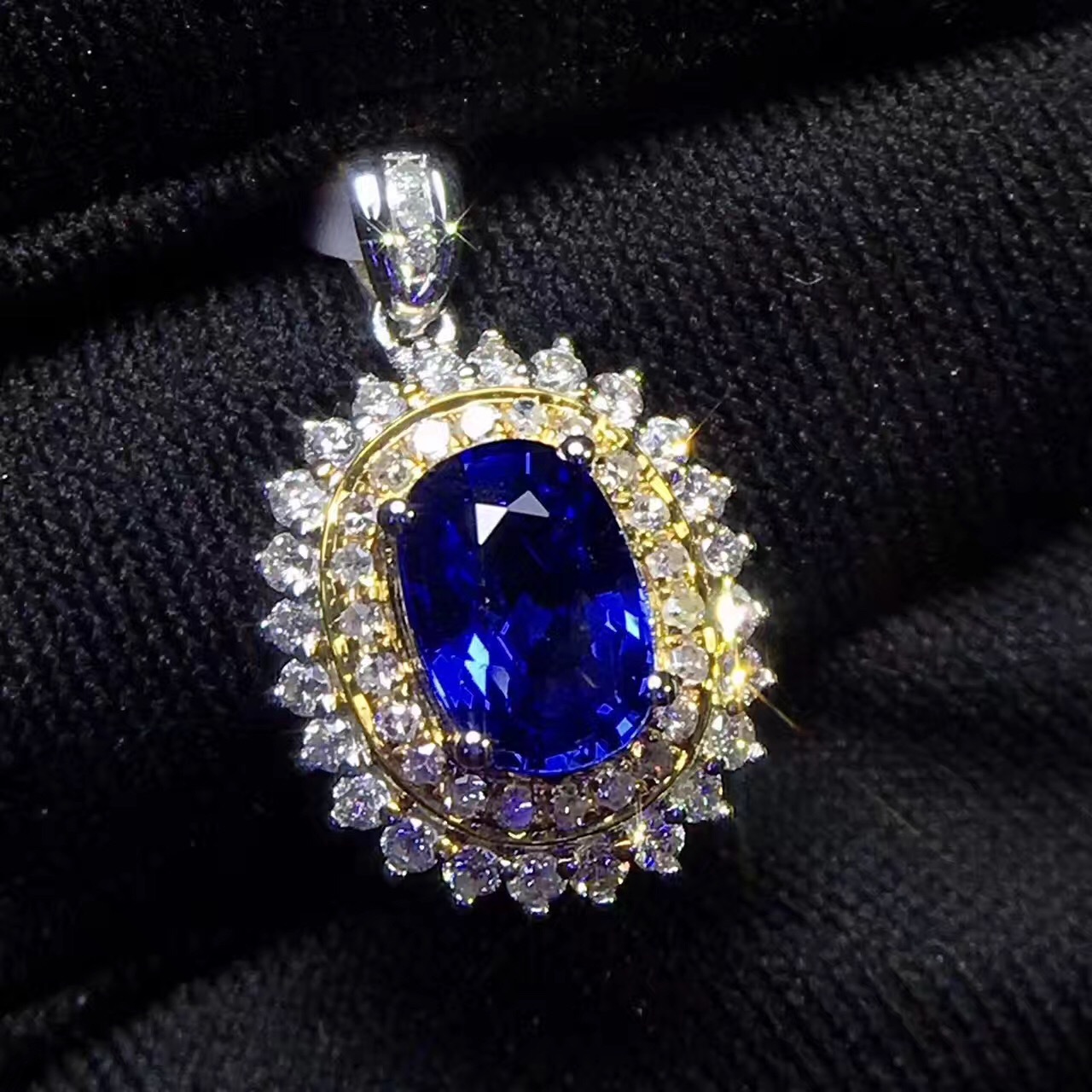 纯天然皇家蓝宝石吊坠 18k白金宝石吊坠 高端经典戴妃款项链代发