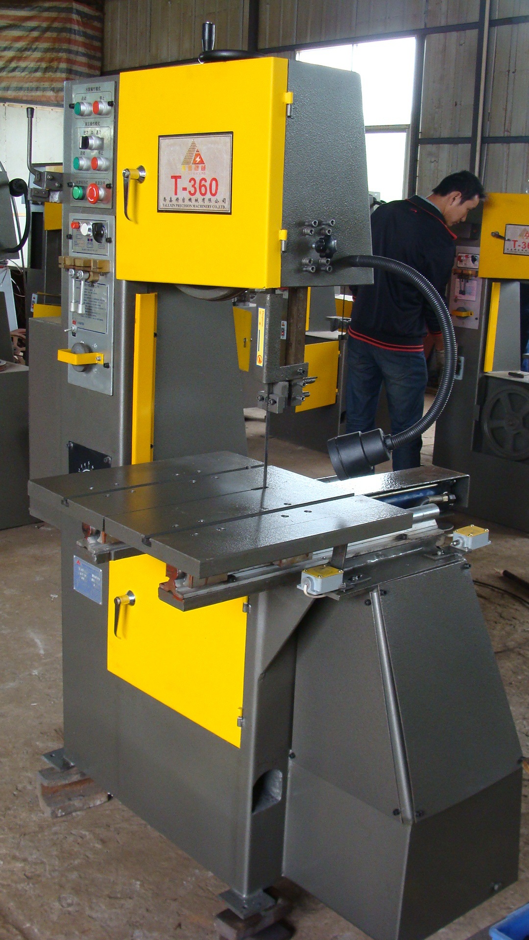 t-360a立式锯床石墨切割木工锯床非金属带锯床全自动数控带锯床