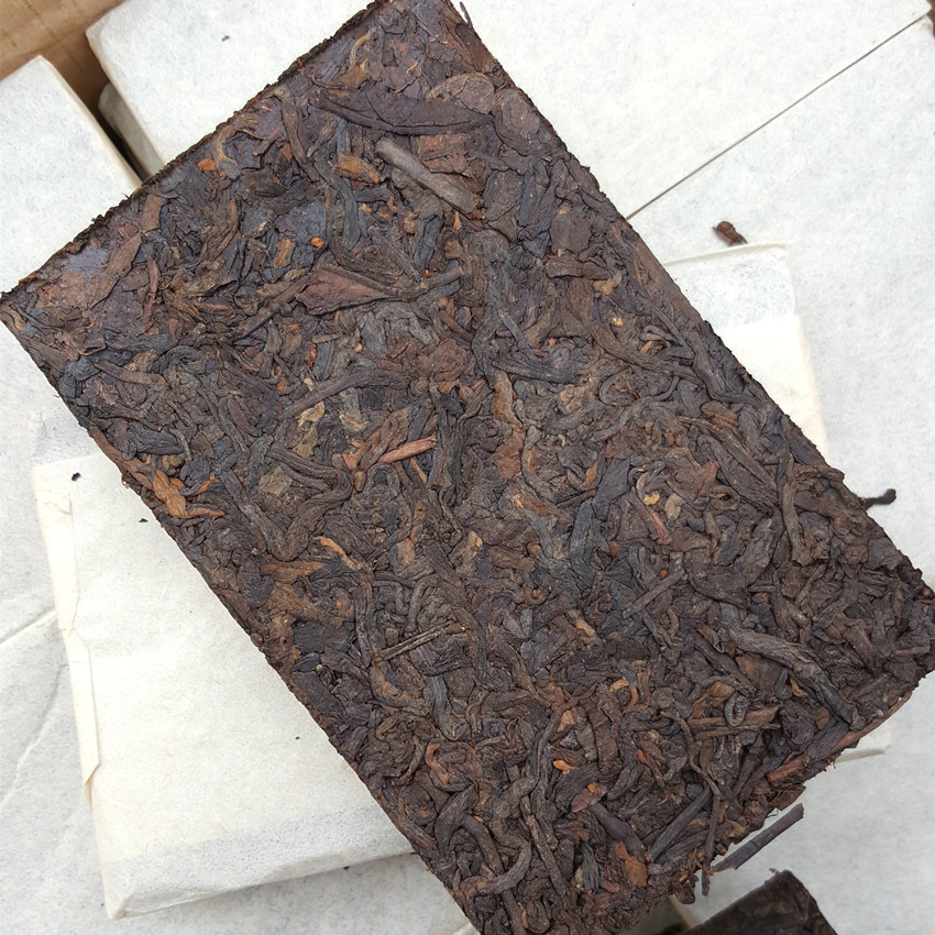 云南勐海熟普洱茶砖250克砖茶大树茶古树茶白纸包装普洱茶砖批发