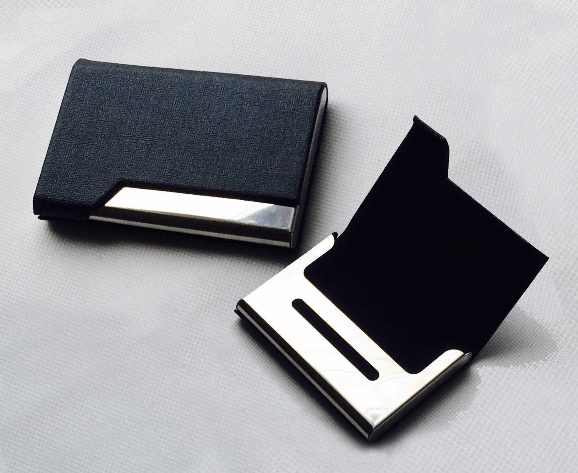 工厂批发磁吸甲骨文名片盒 pu名片夹可压印或雕刻logo