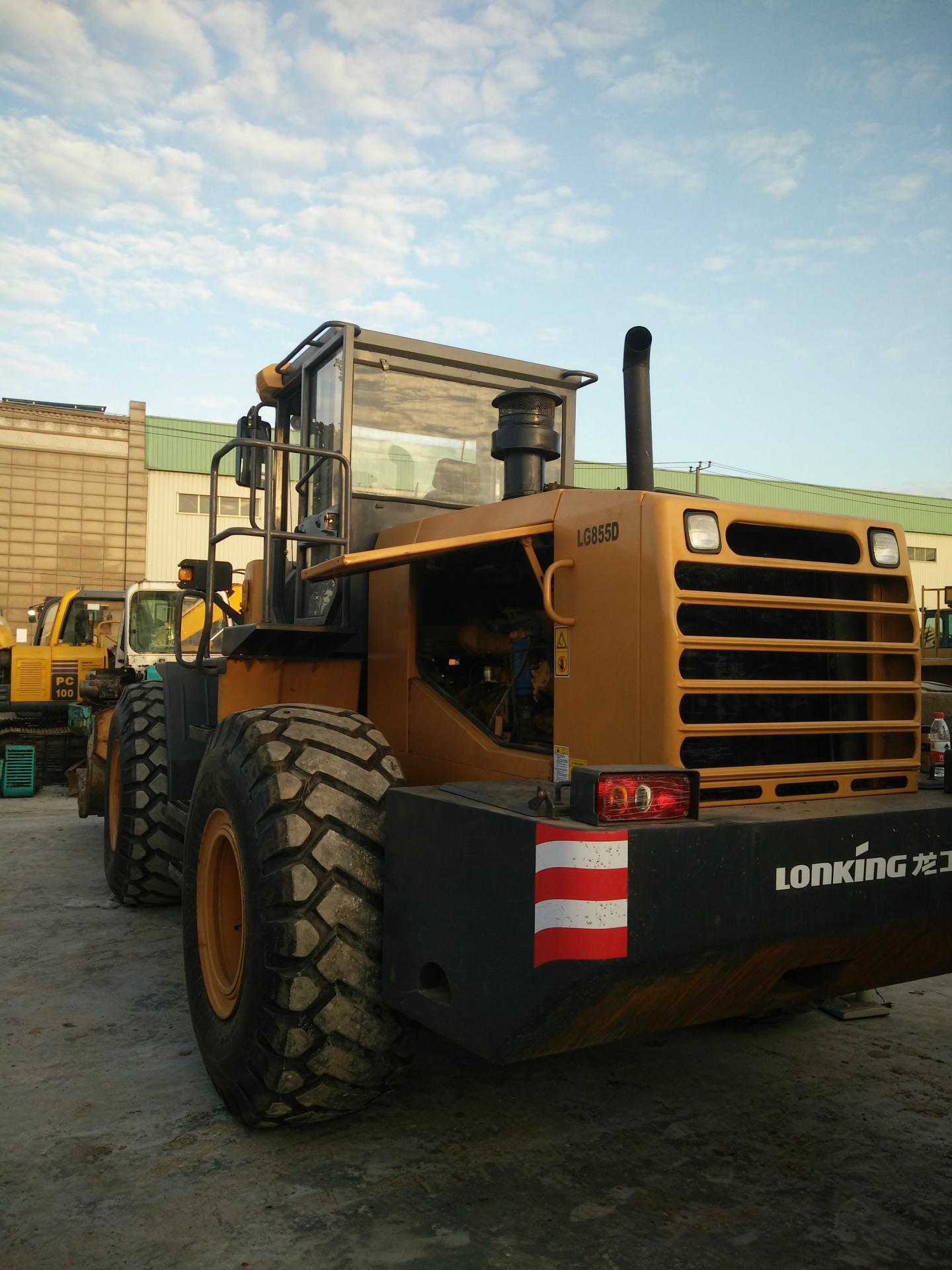 质量保证-龙工855b侧翻二手装载机