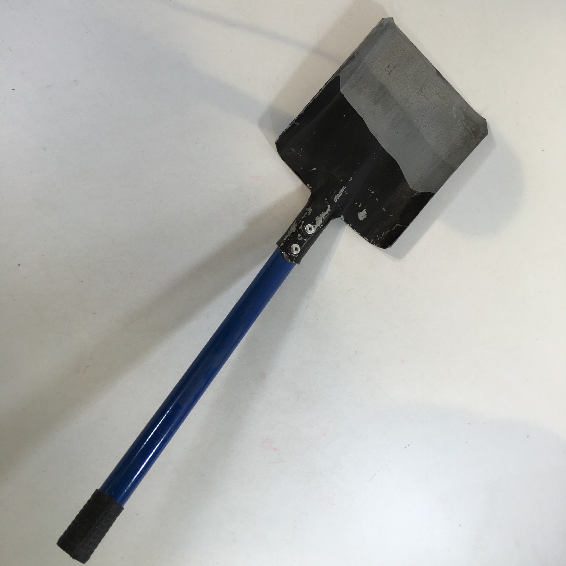 2元家用铁质大煤铲 园艺园林铲铁锹火铲批发 长柄煤铲 两元批发