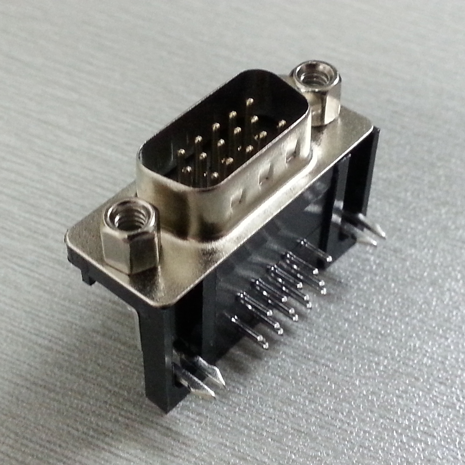 db15公头三排弯脚 黑色hdr15公座 d-sub(vga)弯脚90度叉锁连接器