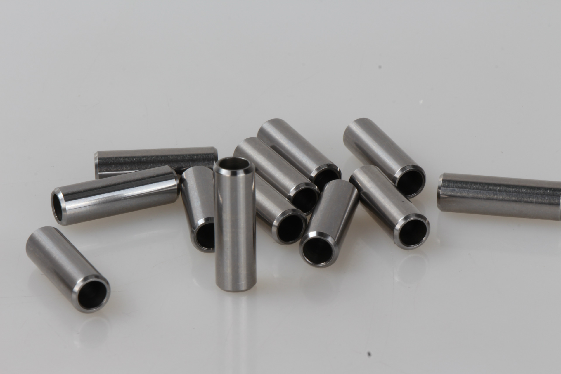 厂家批发不锈钢圆柱销轴承钢销轴带孔销子定做铜柱 欢迎来图定做