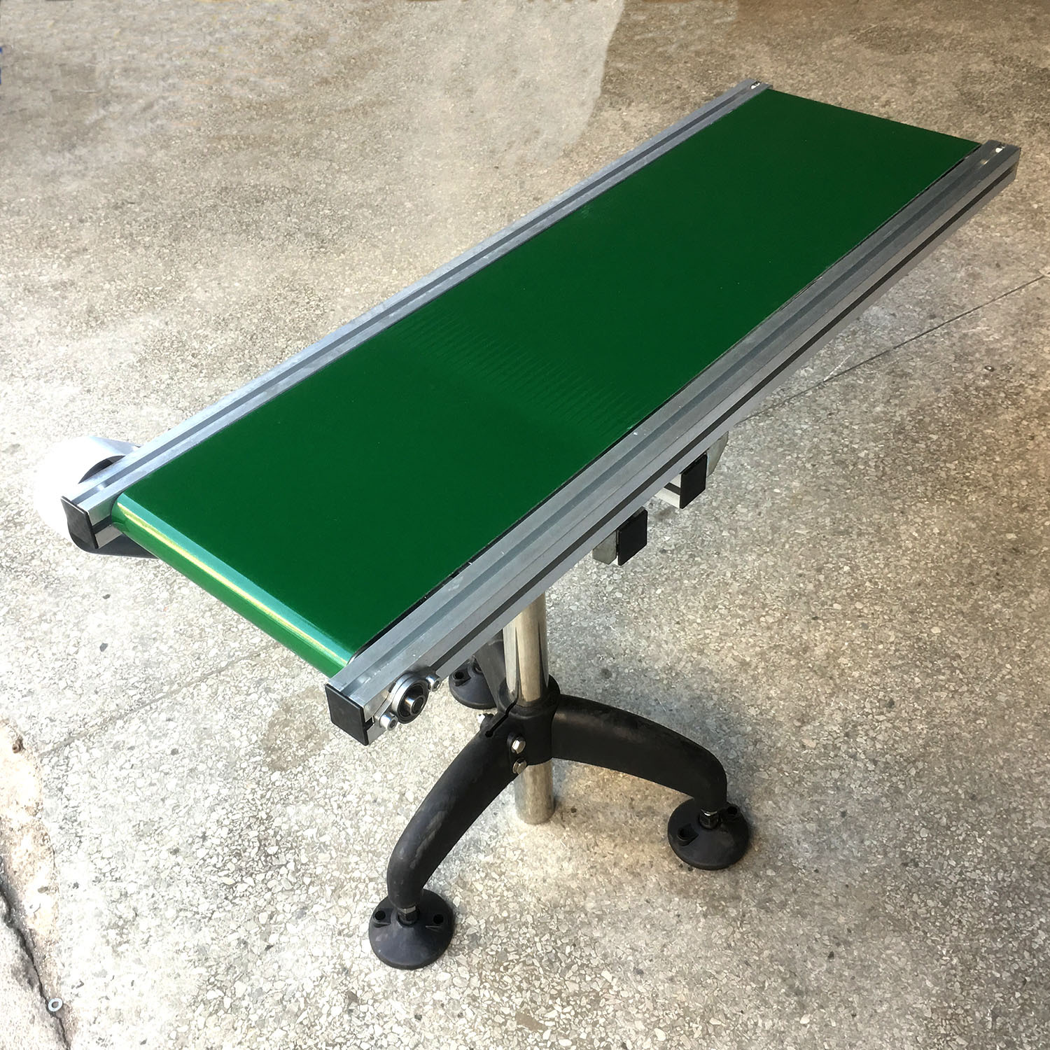 厂家订做小型传送带 pvc防滑传送带独脚结构小型皮带输送机流水线