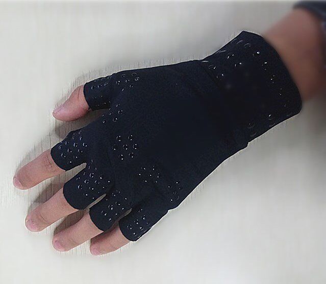 tv磁疗半指手套 黑色点胶手套magnetic therapy gloves运动手套