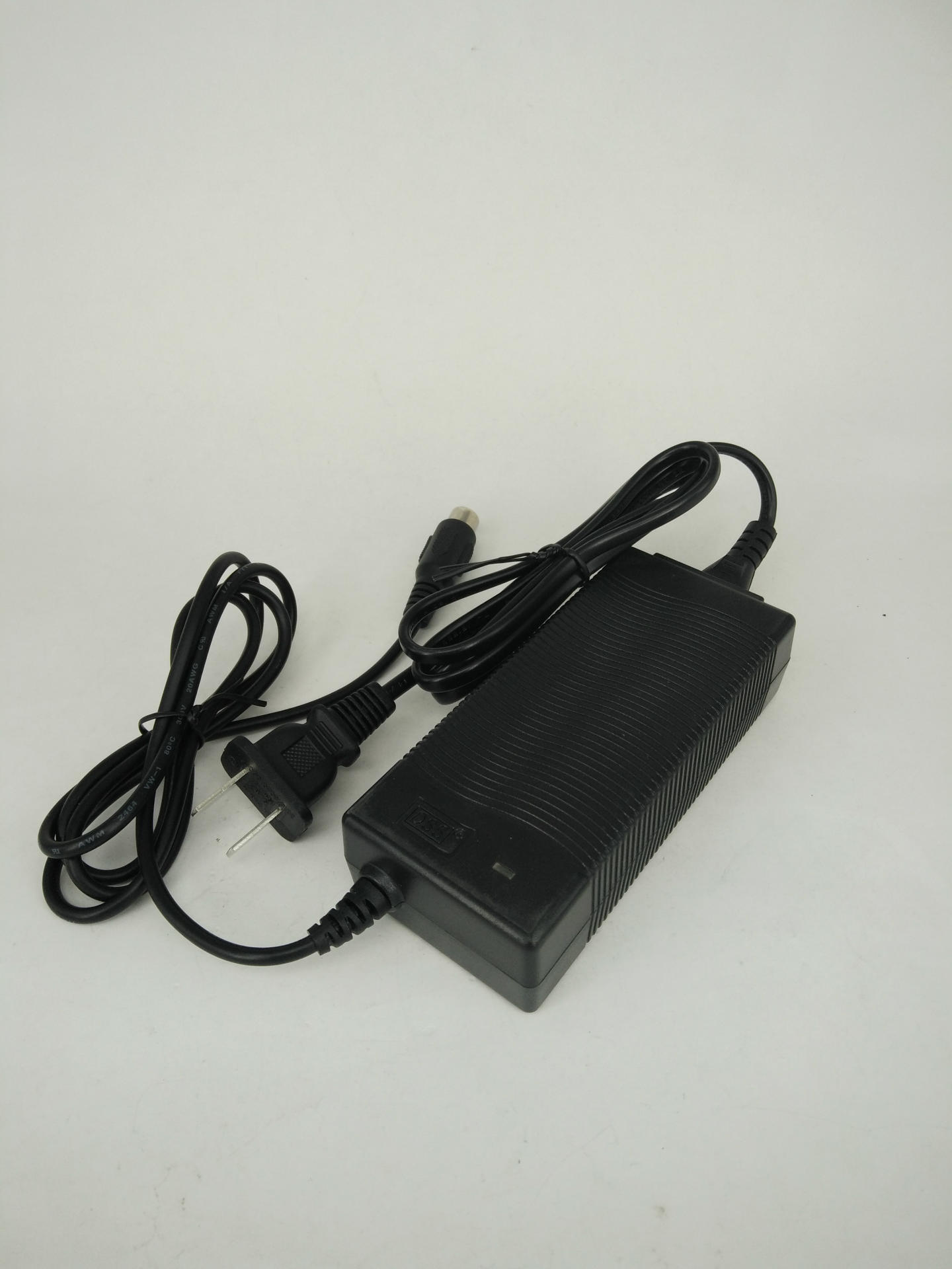 《热销多认证》7串24v锂电池充电器29.4v2a ccc cb 电动车充电器