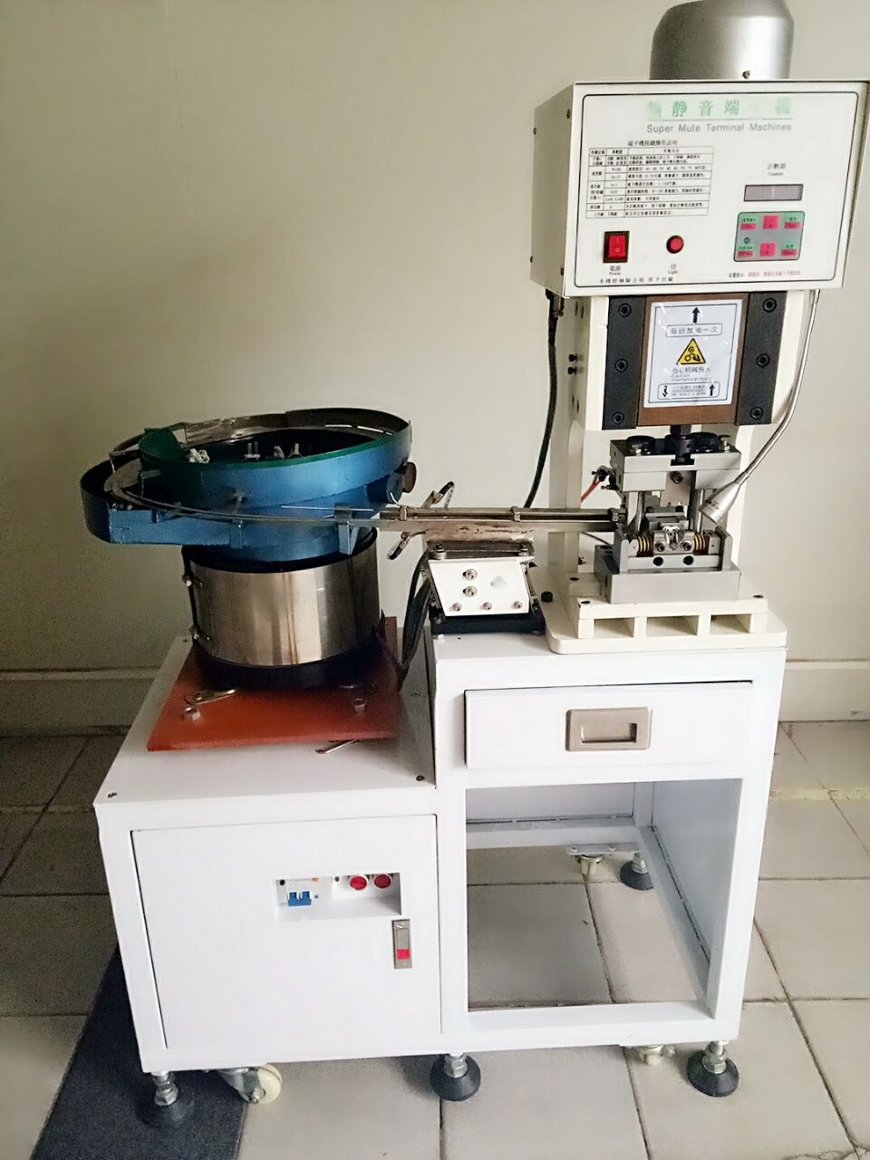 自动铆压机 端子机 电源线插头自动冲压压线机