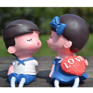 蓝色情侣love亲嘴萌萌哒吊脚公仔娃娃客厅摆件装饰工艺品厂家批发