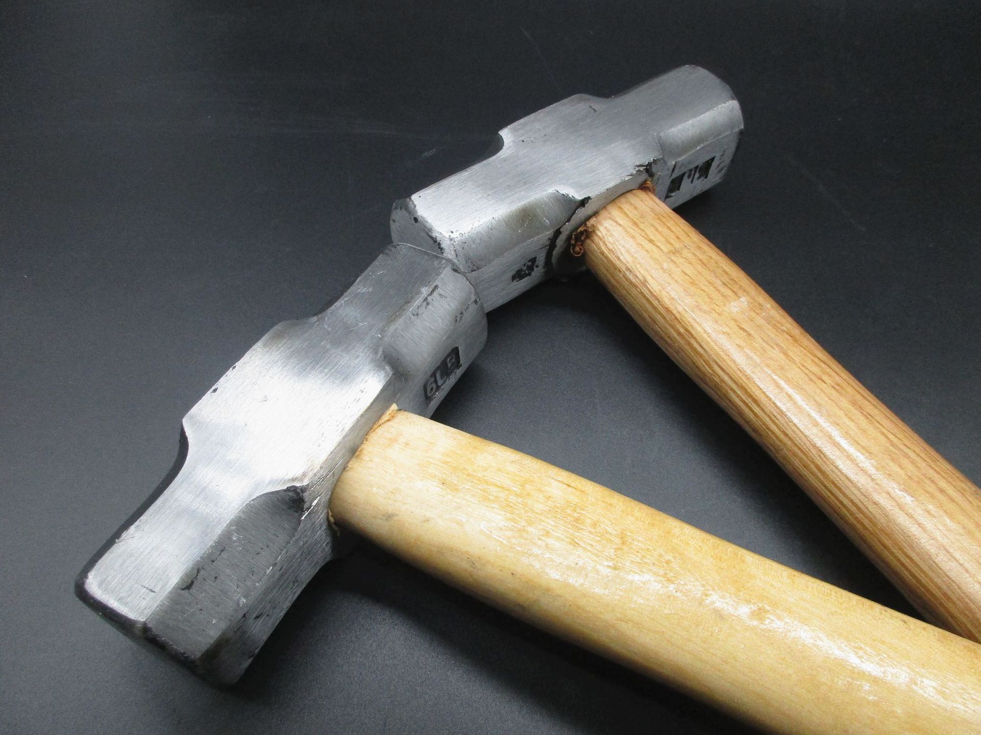 五金工具锤子批发锻打钢八角锤家用木柄八角铁锤方头榔头