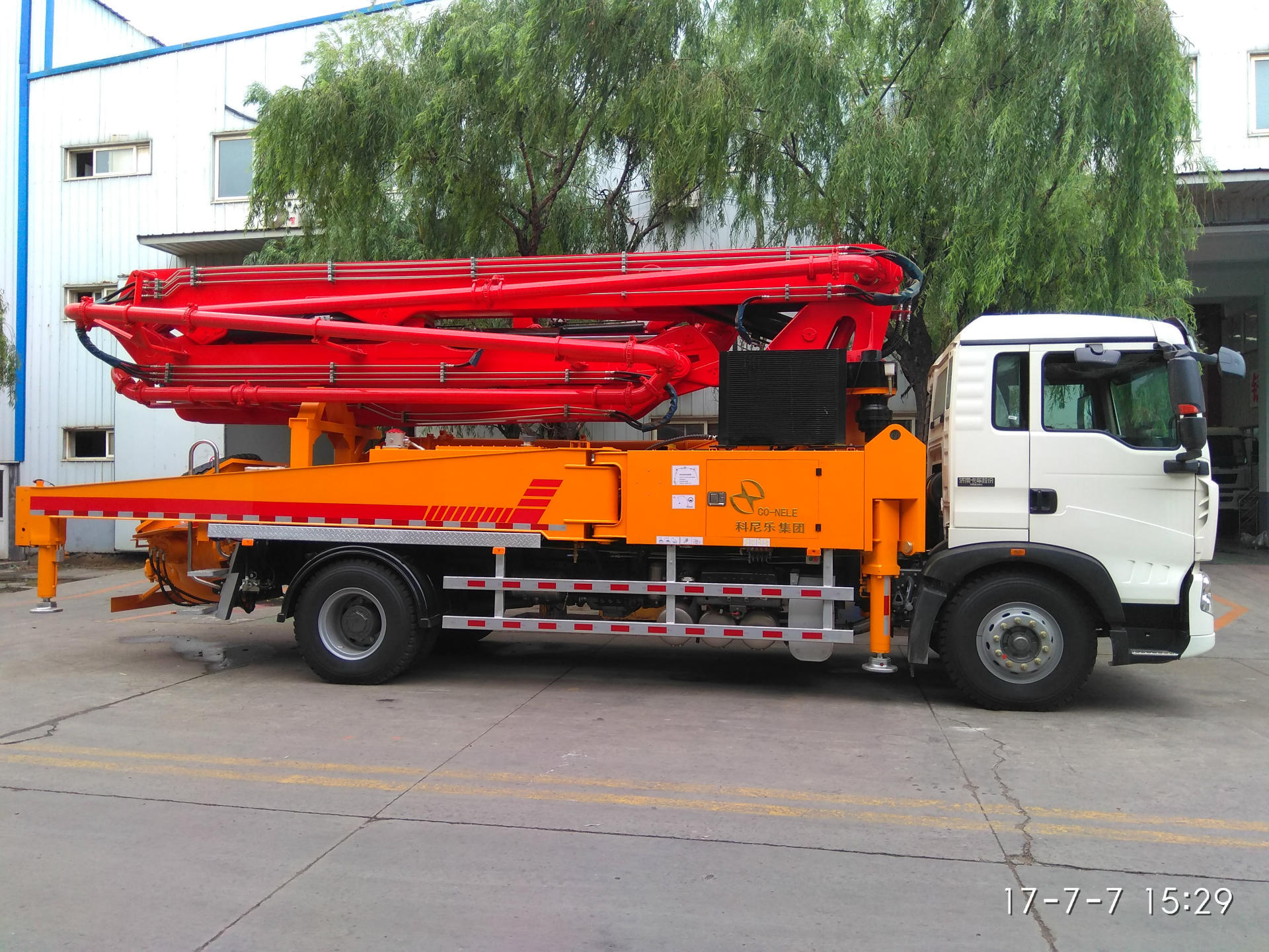 37米农村泵车 青岛科尼乐臂架泵车 小型泵车 40米混凝土输送泵车