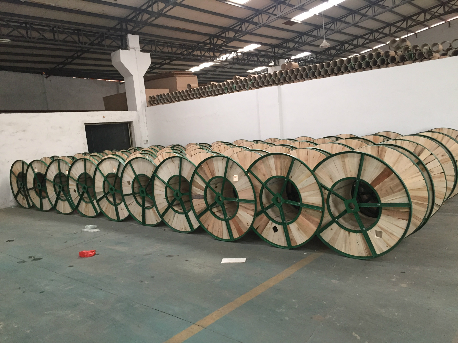 铁木盘 电缆盘 线盘 铁木轴 光纤盘 网络线用木盘 盘具 .