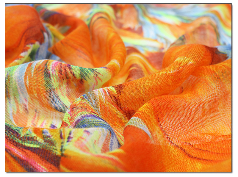 秋冬热销复古民族风围巾女 巴厘纱珊瑚花丝巾 保暖棉麻围巾披肩