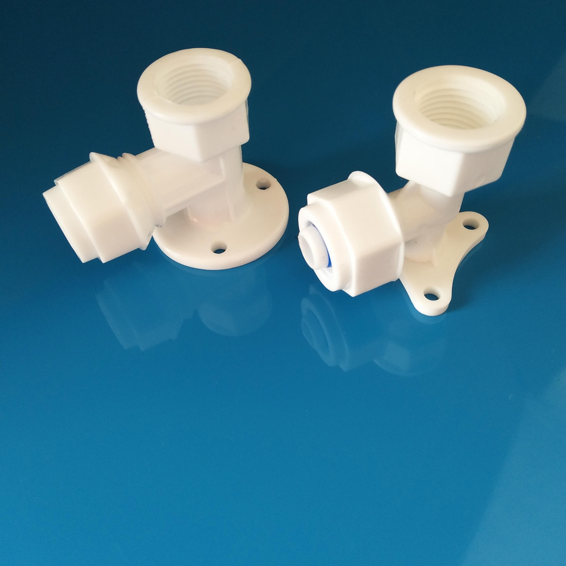 pom管材管件带座弯头铝塑管接头铝塑配件带座弯头管件批发铝塑