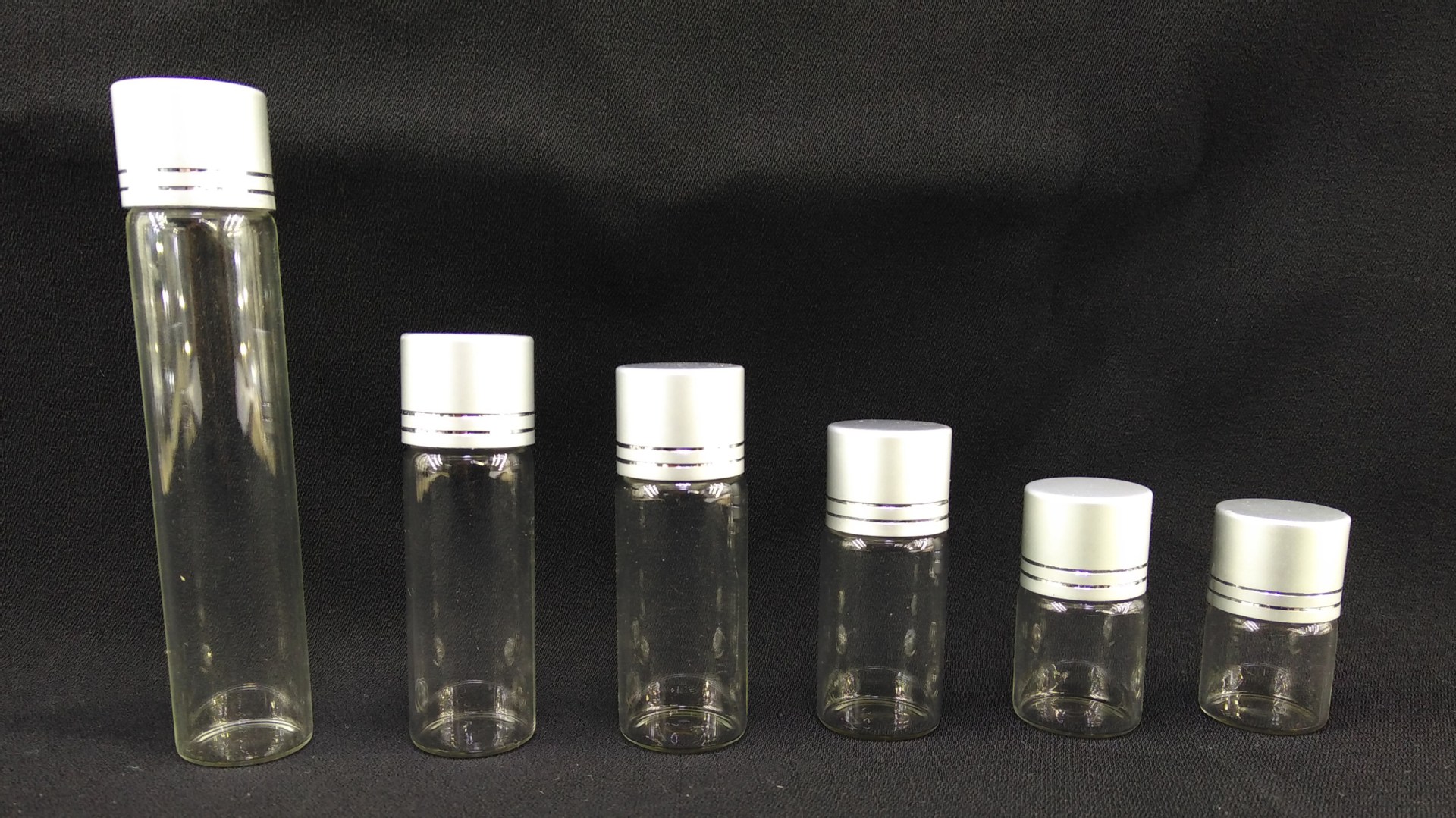 新款银盖迷你小玻璃瓶子带盖透明玻璃药瓶小号密封罐药粉瓶沉香瓶