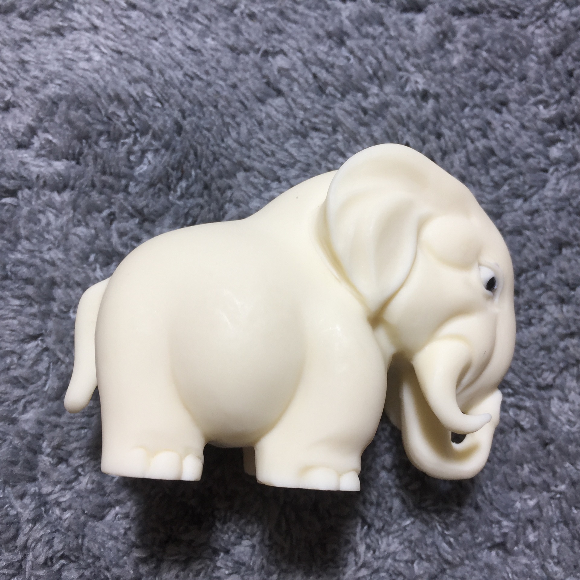 象牙果雕刻迷你大象摆件6.4*3.3*4.7cm菩提籽椰子木手把件 礼盒装
