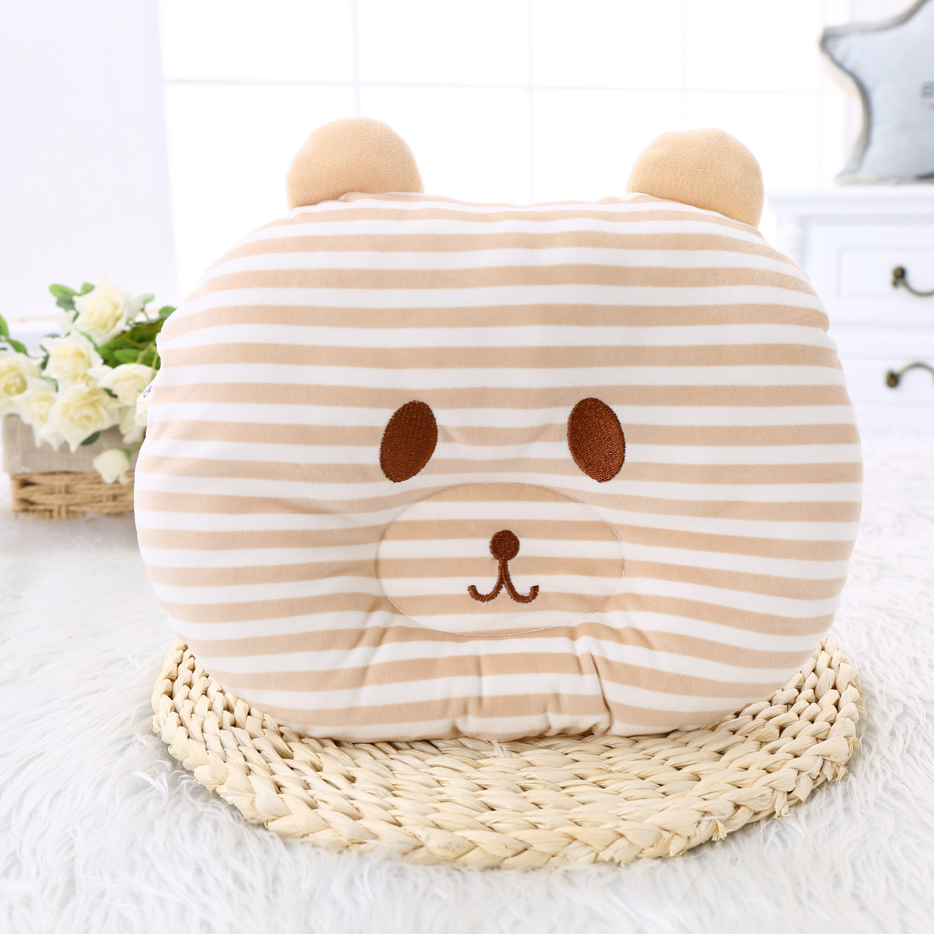 新生儿枕头婴儿定型枕防偏头枕头儿童卡通枕头造型宝宝彩棉枕头