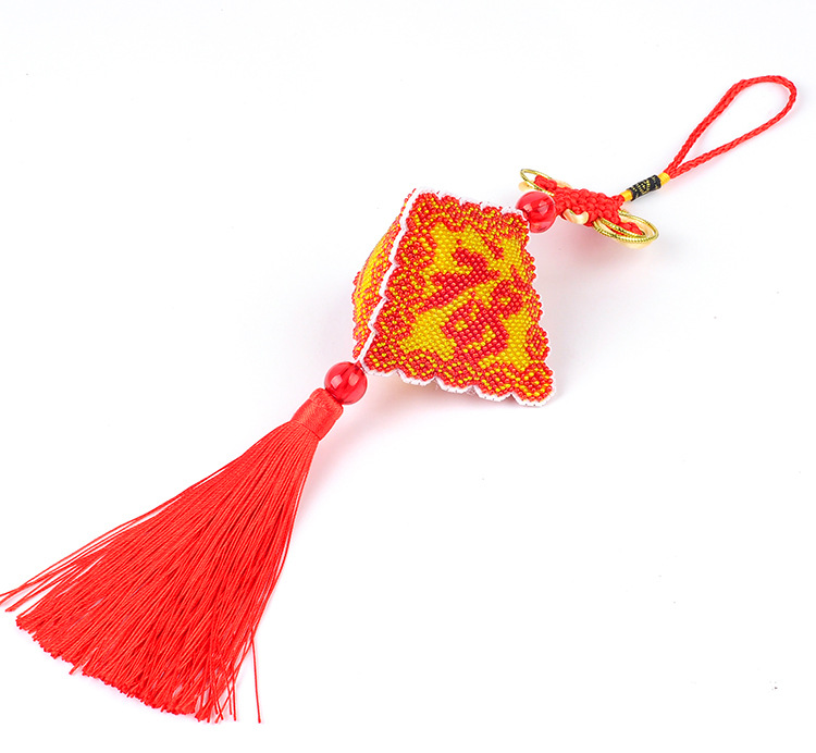 黄红铜钱平安福精准印花三面绣珠子满珠绣汽车挂件平安符车挂批发