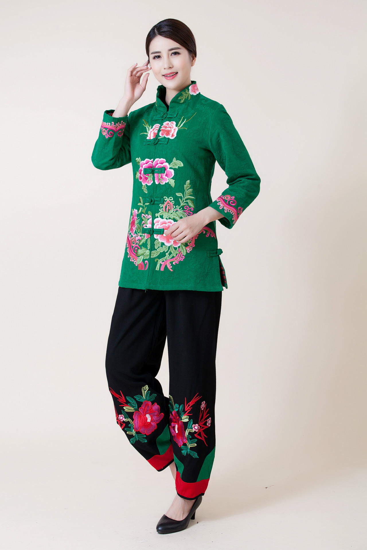 2017春季新款大码中老年女装唐装中式盘扣绣花立领婚庆上衣红黑色