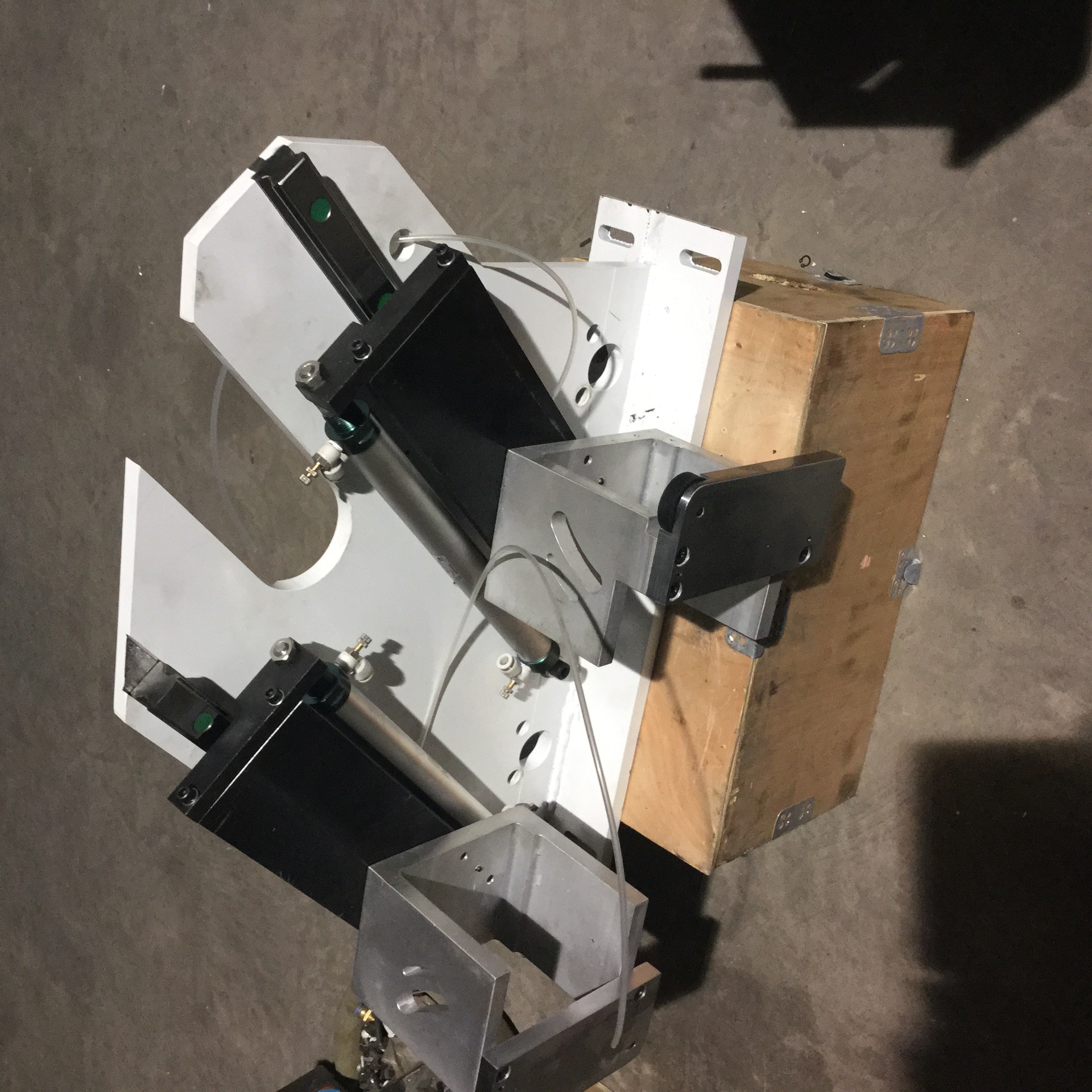 青岛厂家直销木工机械 木工全自动封边机 配件装置改装齐头装置