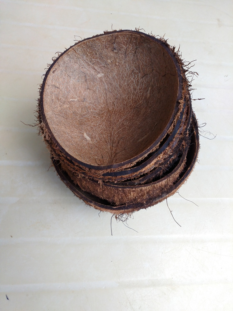 厂家批发椰子壳 纯天然手工带毛半边椰壳圆形椰片原料 量大价优
