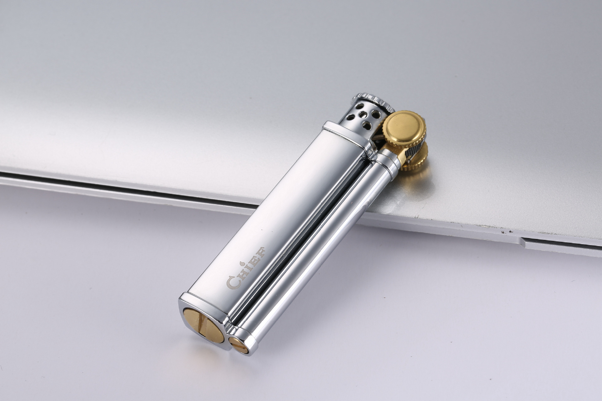 新款首领cf002 煤油老式打火机创意复古砂轮明火打火机火石批发