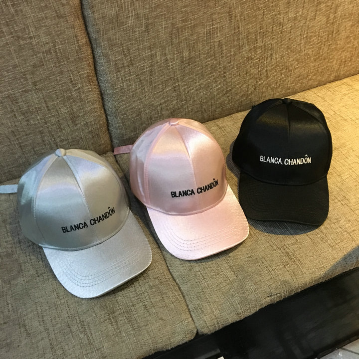 帽子女字母刺绣丝绸棒球帽夏季韩版缎面鸭舌帽弯檐百搭遮阳帽新款