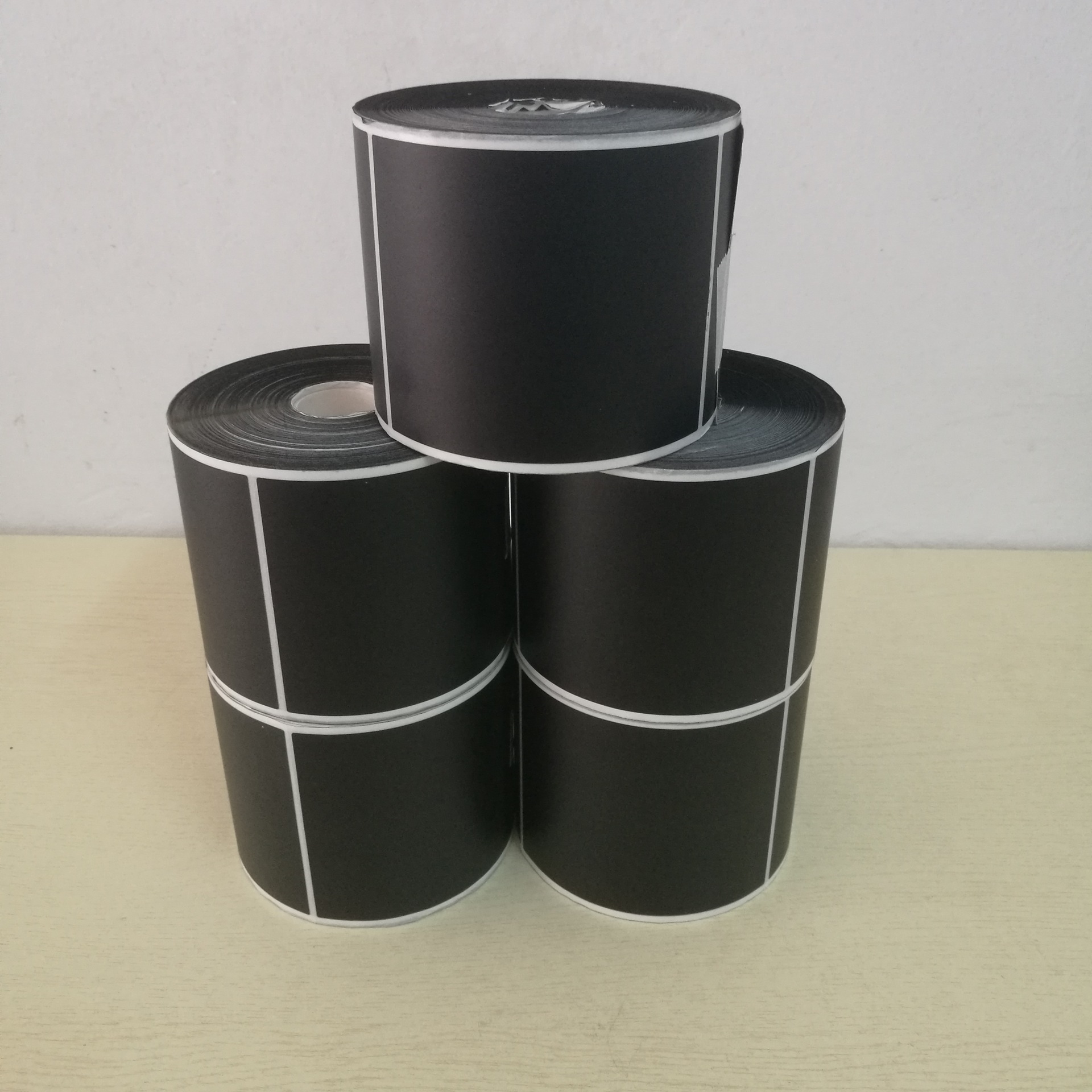 黑底哑光不干胶标签贴纸张黑色铜版纸复哑膜 图片_高清大图 - 阿里巴