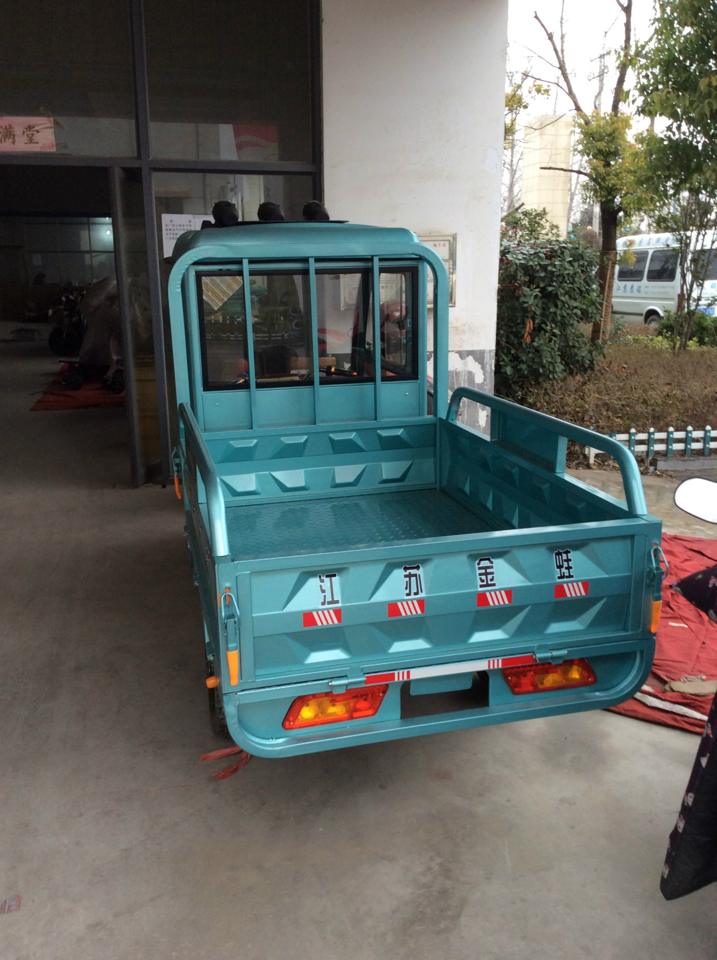 6米车厢单排座半封闭电动车 厂家定做各种电动车