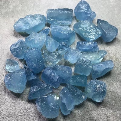 天然精品海蓝宝原石 可镶嵌戒指吊坠 diy配件等 工厂批发供应