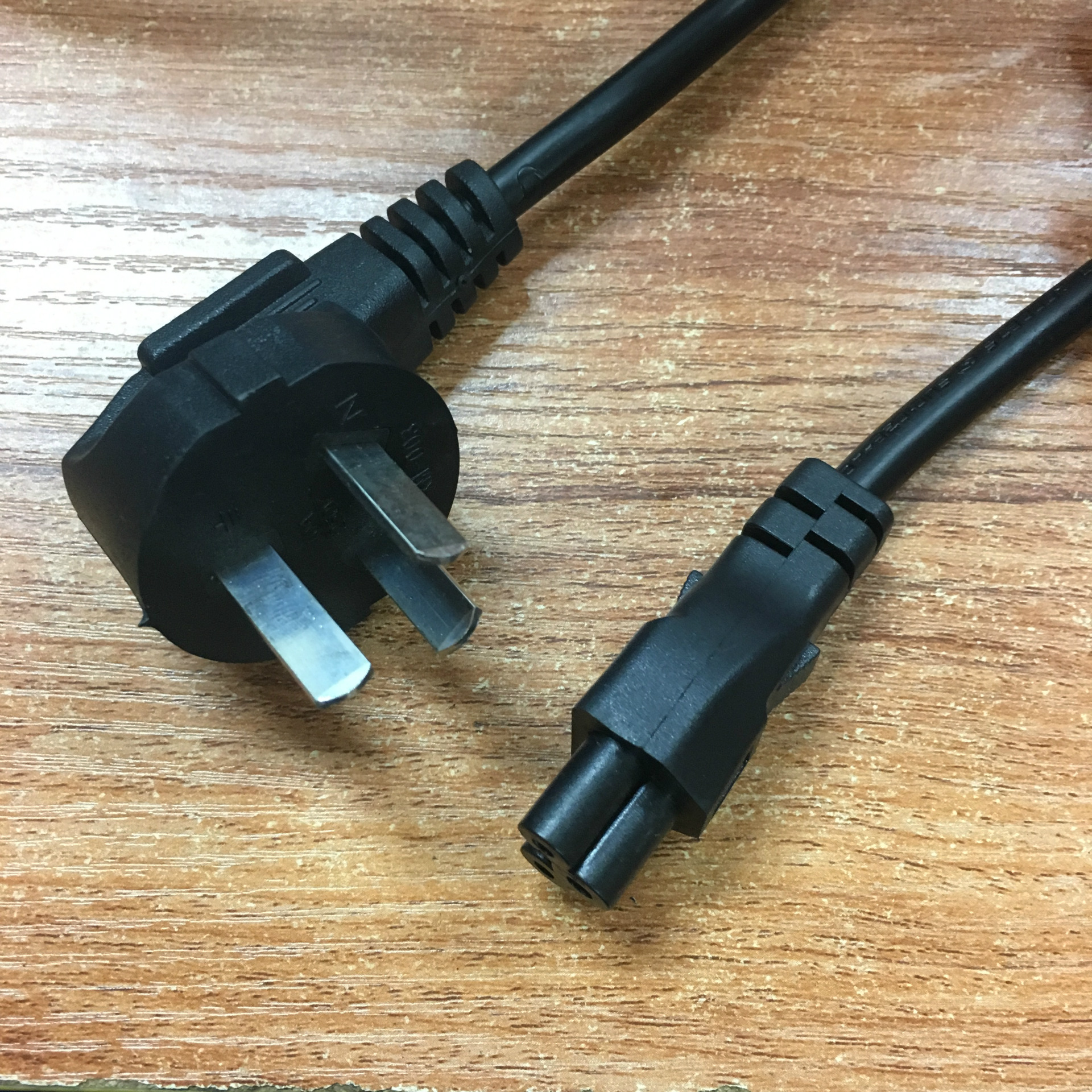 5米国标中规插头线 梅花尾 米老鼠 笔记本电源线