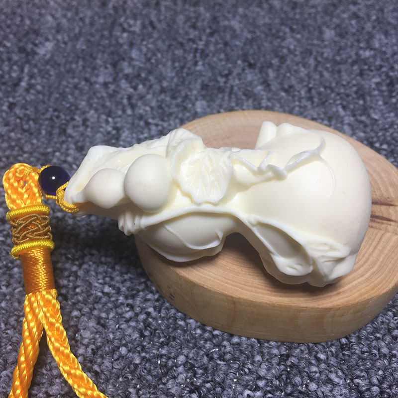象牙果粉压雕刻葫芦手把件 汽车内饰挂件 文玩工艺品把件