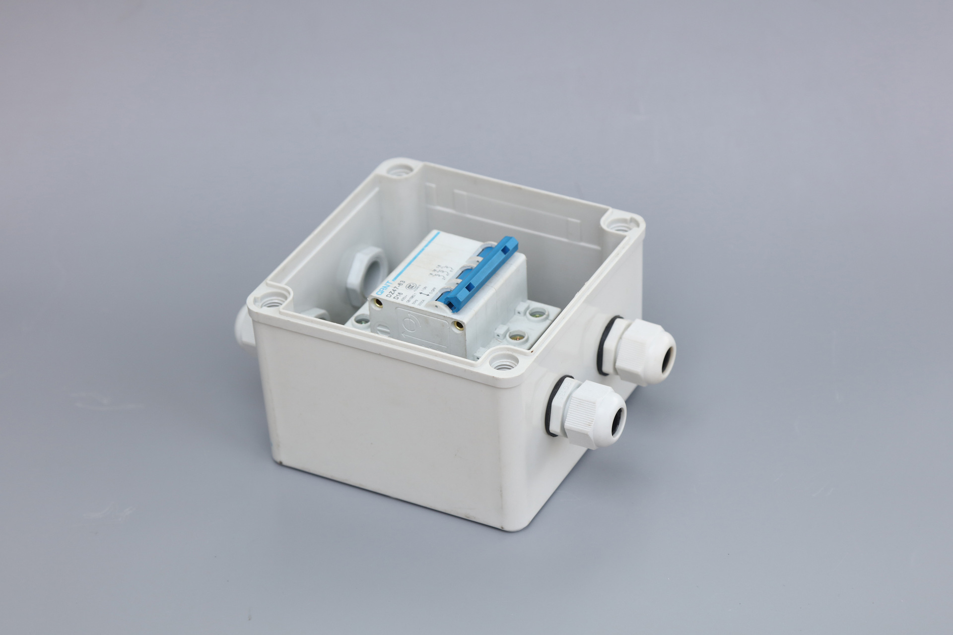 防水端子接线盒 一进四出 1进3出 1进2出 3进6出 2进8出端子接线