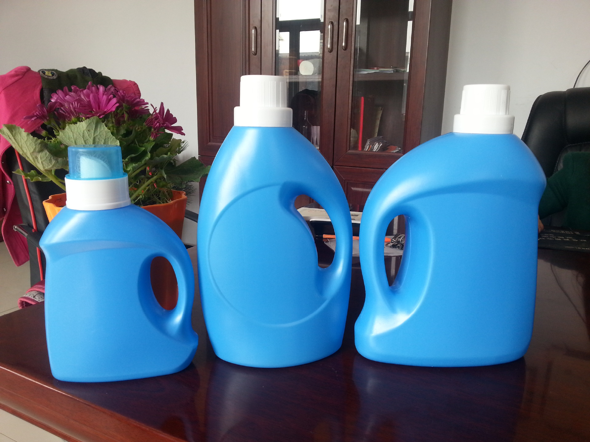 2l2升蓝色洗衣桶批发销售洗衣液桶现货供应洗衣液桶