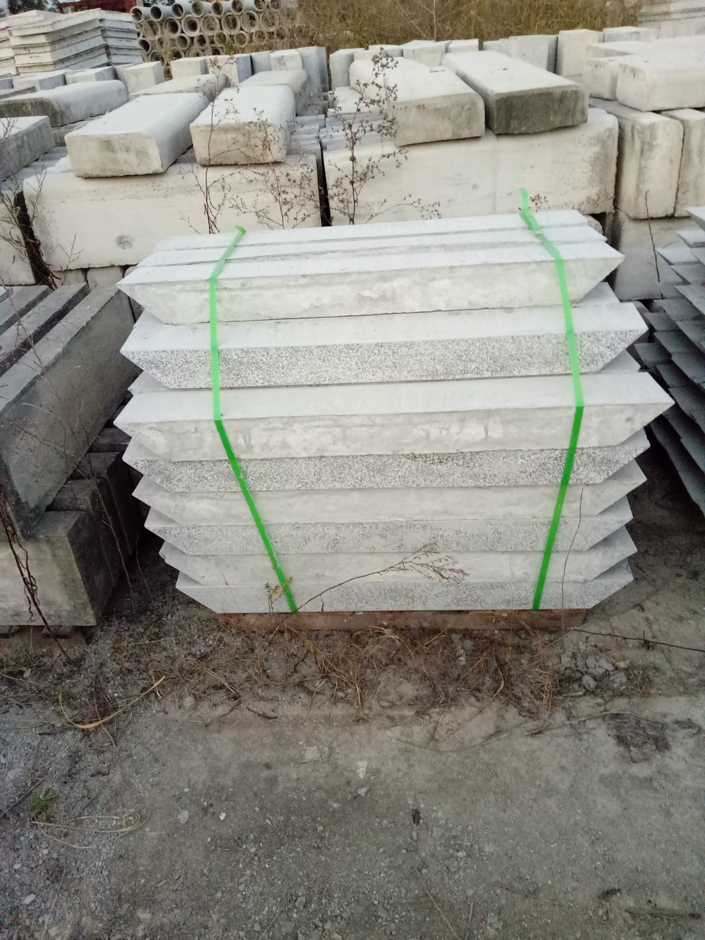 供应广州建基仿花岗岩树围石水磨树围石,混凝土树围石,树池石