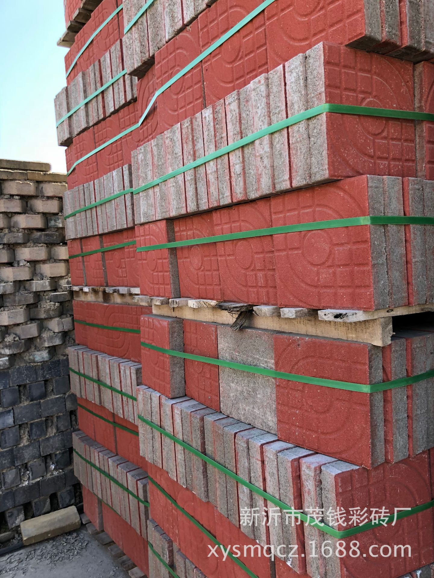 机制西班牙光面彩砖 小区道路停车场面包砖 250人行道彩砖透水砖