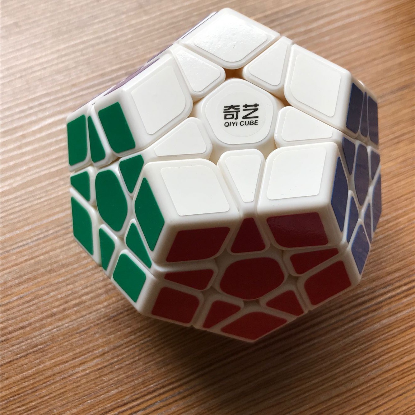 奇艺魔方五魔方异形12面体顺滑初学黑色白色义乌益智玩具魔方批发