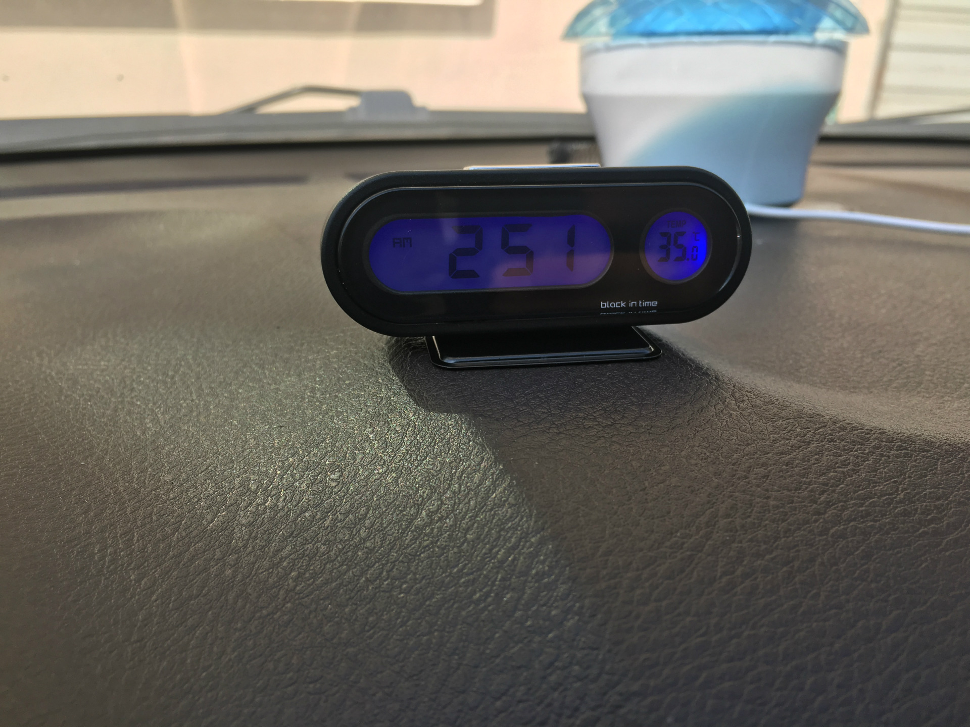 汽车时钟汽车电子表车用电子时钟表 汽车电子钟 车载温度计带夜光