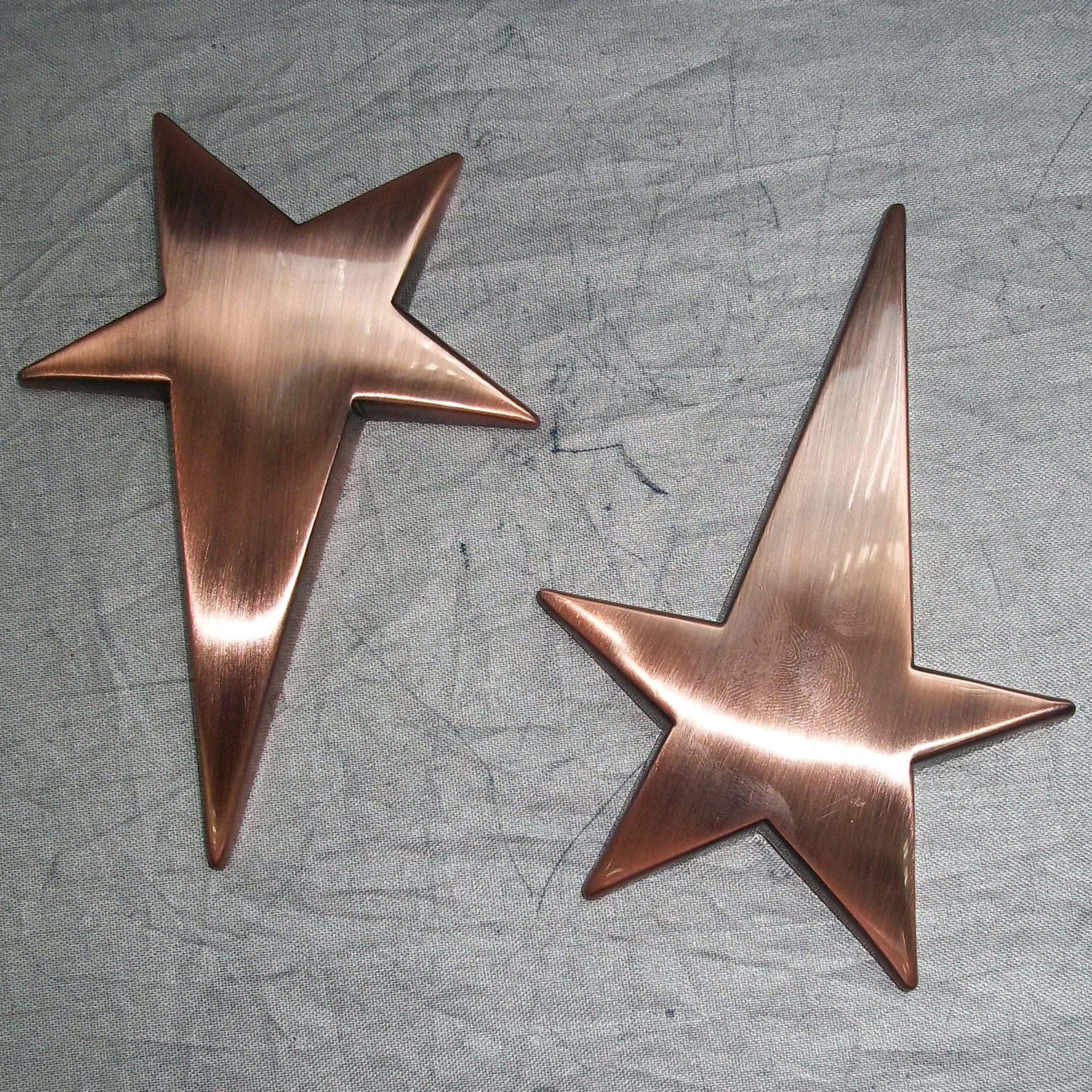 厂家定制压铸锌合金五角星配件创意长斜角扫纹古铜色金属星星奖杯