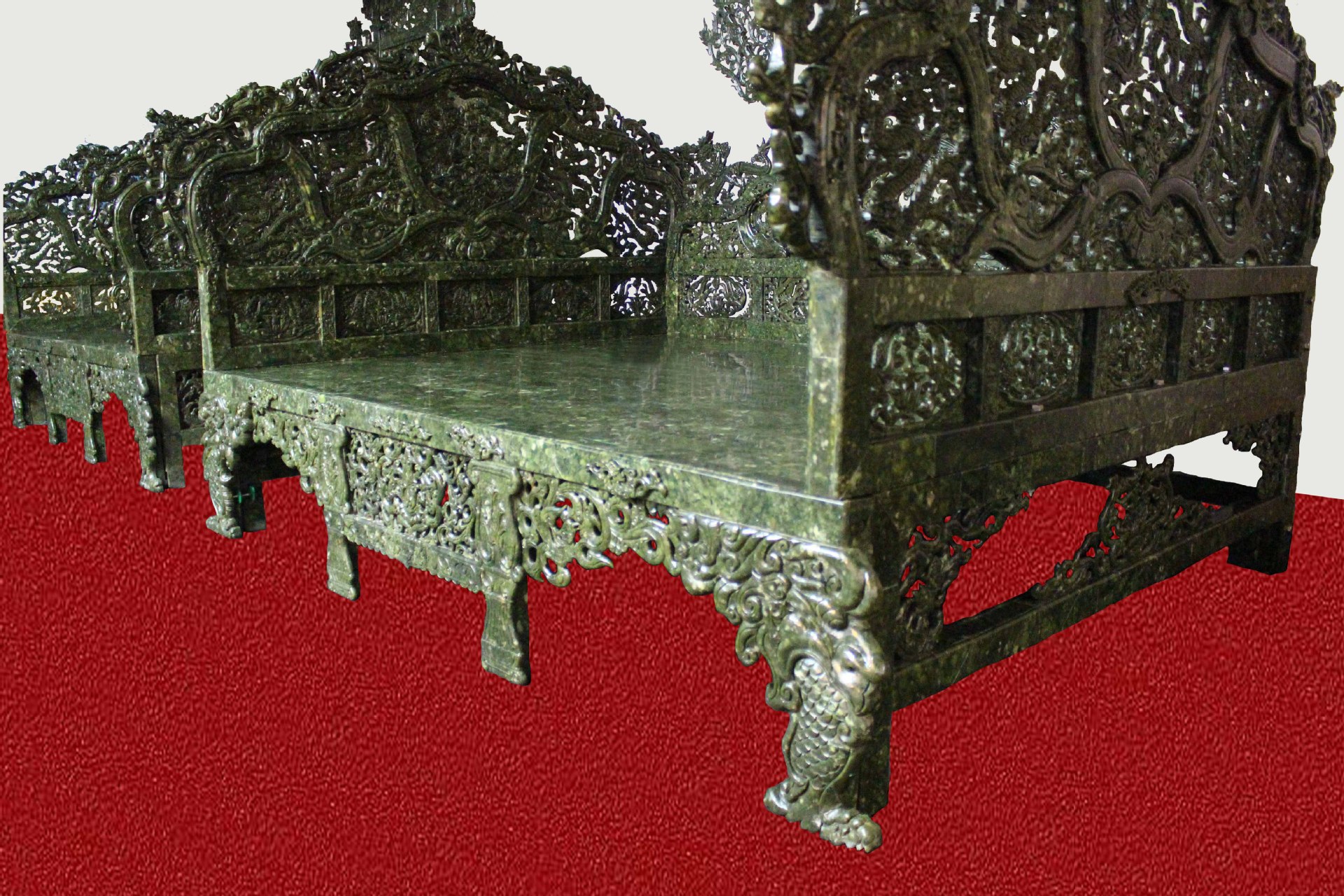 大型玉雕摆件清宫玉石龙床收藏佳品,纯手工制作