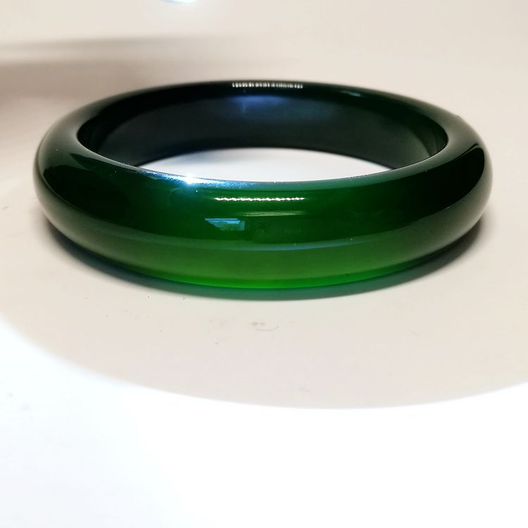 巴西玛瑙精品墨绿玉髓手镯碧绿女款高端加厚绿玛瑙手镯厂家批发