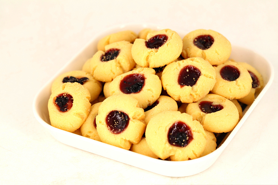 广西呢嘀呀蓝莓饼干一瓶200克满就送广西特产休闲食品饼干